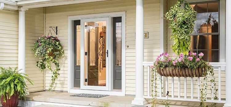 screen door installation in Pembroke Pines